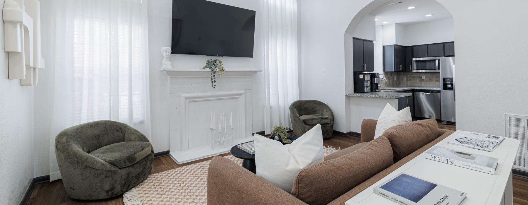 clubroom with tv and couch