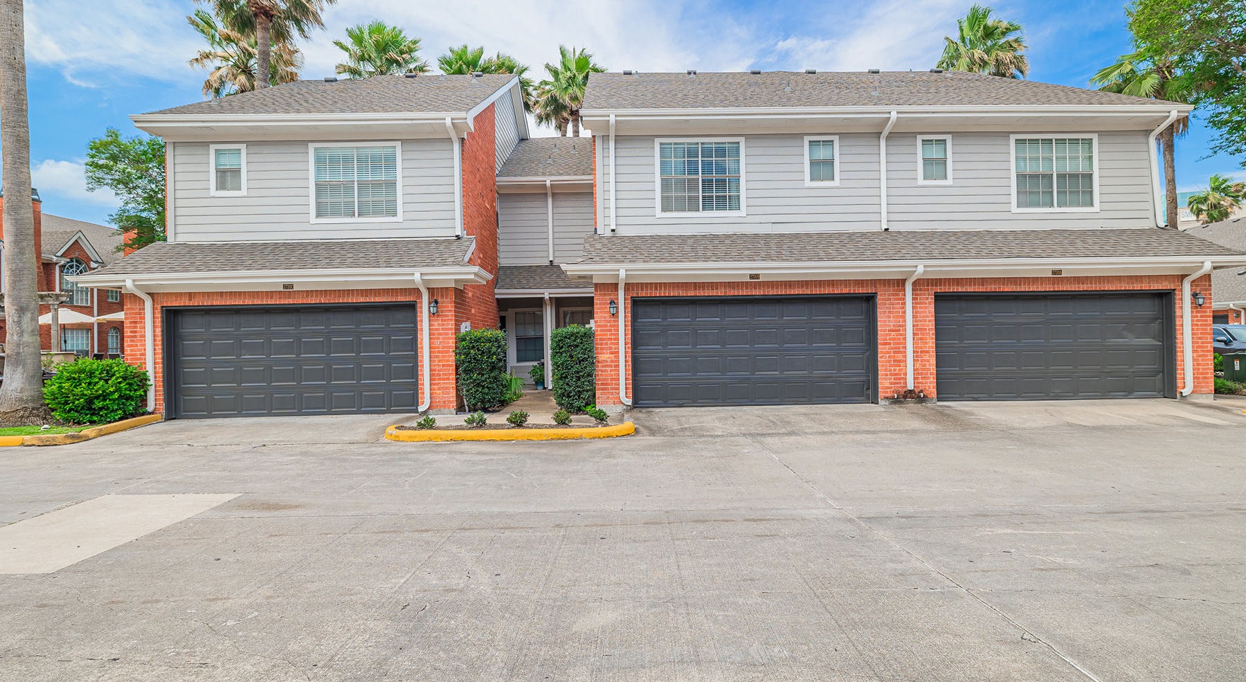 townhomes with garages